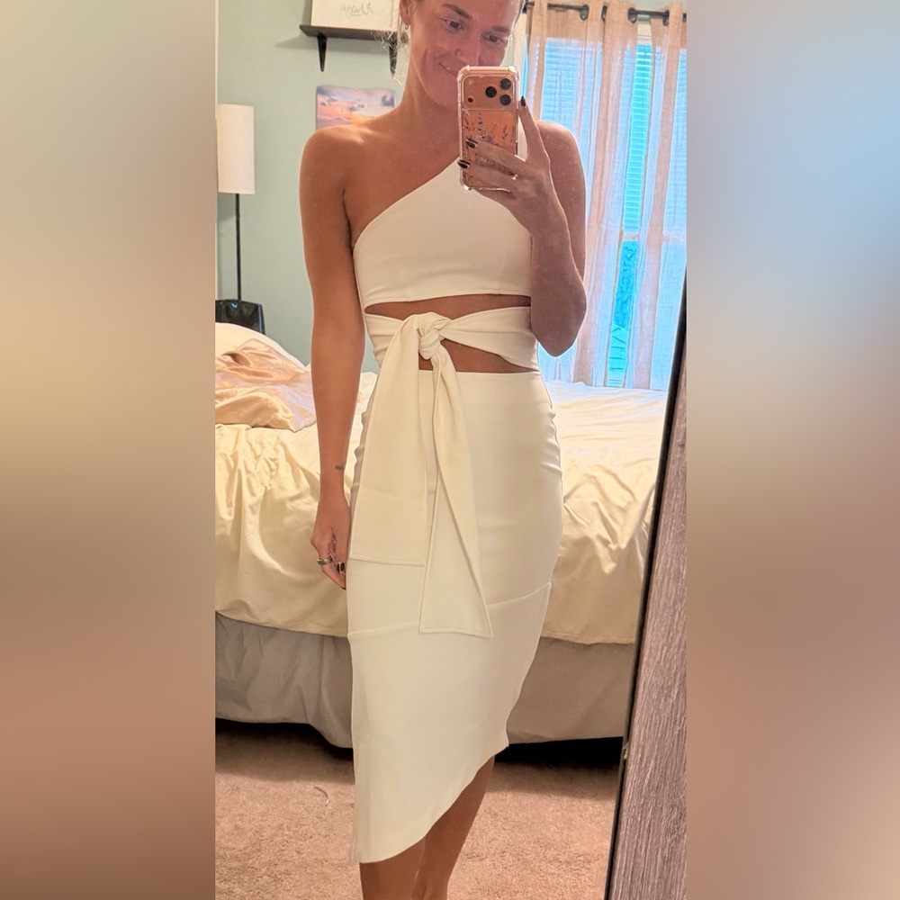 NWT Elegant Cream Women's Dress